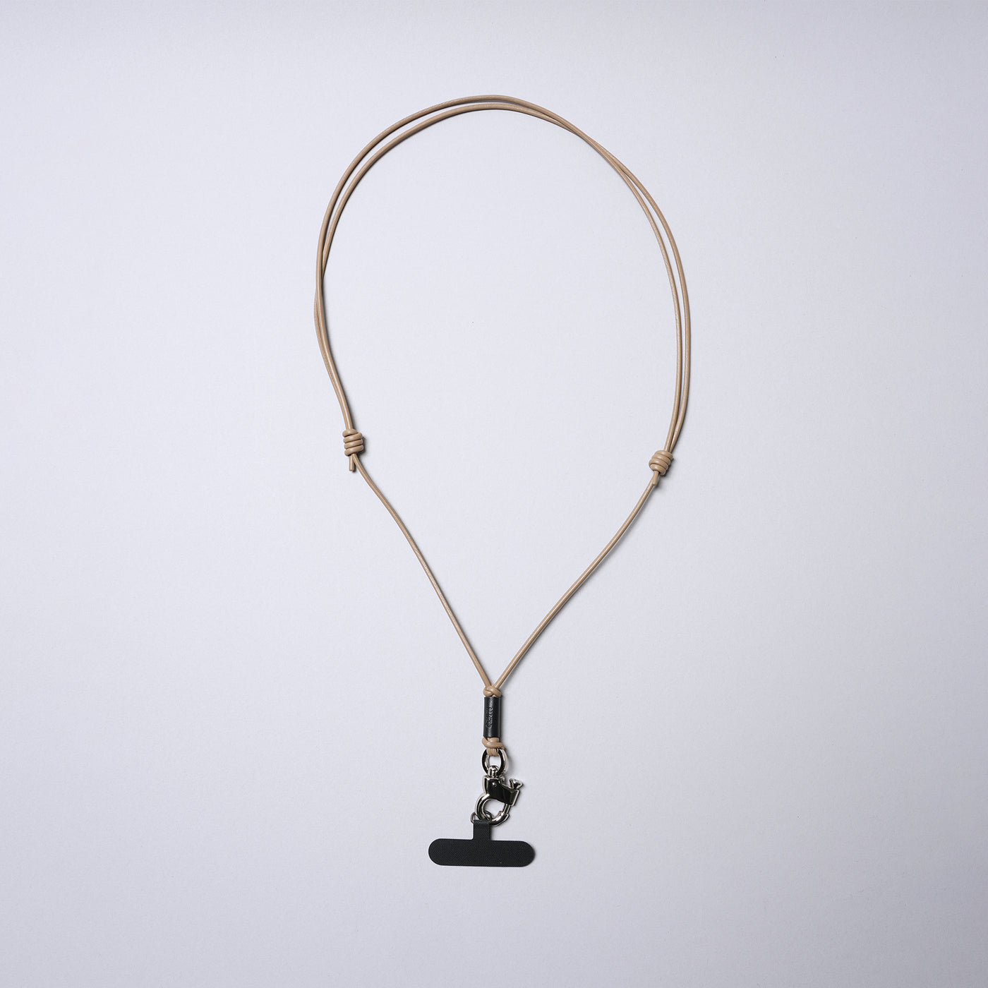 ＜センティ フラター ザ センシーズ＞スマホホルダー付きマルチレザーストラップ（プルアップフック）/アイボリー