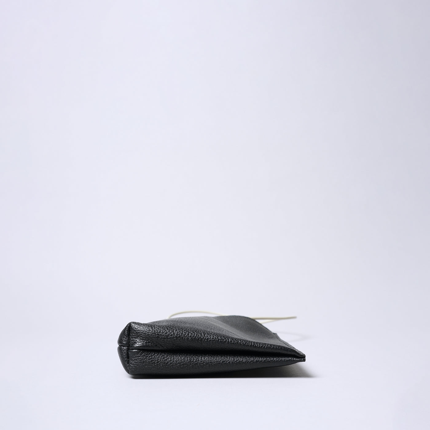 <SENTI FLATTER THE SENSES> Shrink Leather Mini Shoulder Bag / Black x Ivory