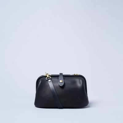 <kissora> Epika Shoulder Bag with Clasp Opening / Black