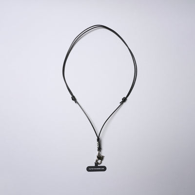 ＜センティ フラター ザ センシーズ＞スマホホルダー付きマルチレザーストラップ（プルアップフック）/ブラック