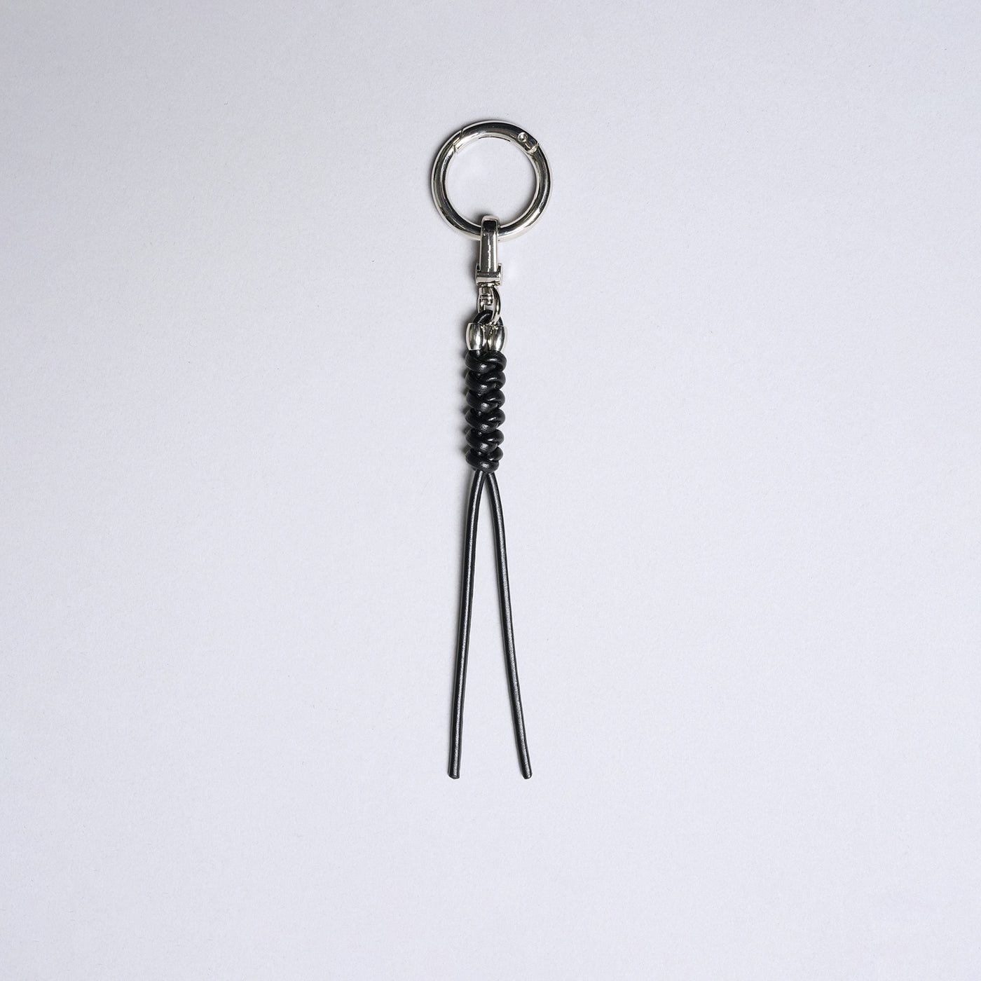 <SENTI FLATTER THE SENSES> Leather Blade Key Chain / Ivory
