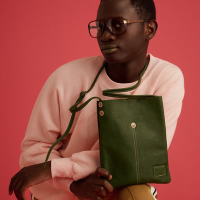 ＜Laisser Faire＞Pieza 薄型斜背包/綠色