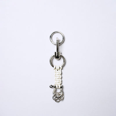 <SENTI FLATTER THE SENSES> Leather Blade Key Chain / Ivory