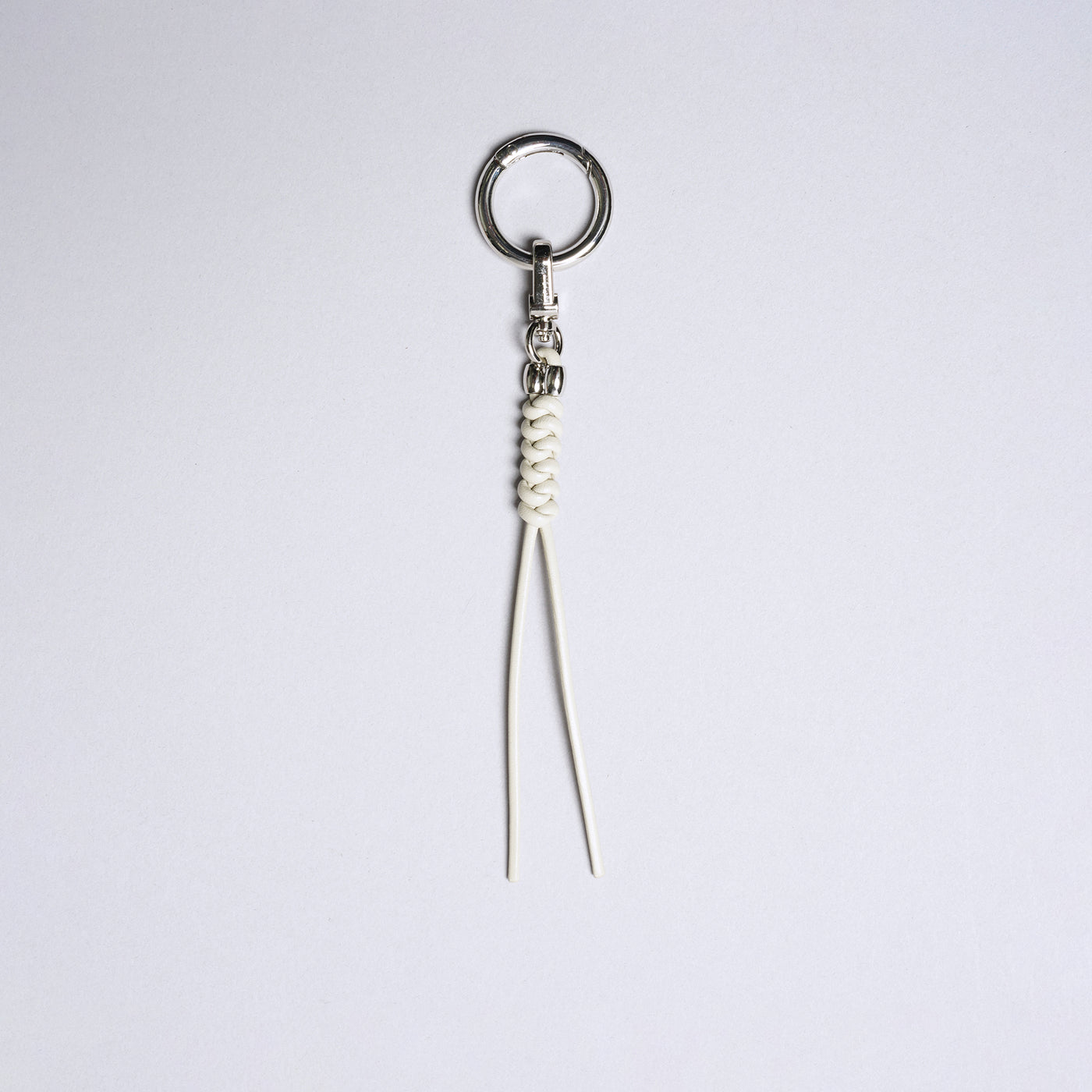 <SENTI FLATTER THE SENSES> Leather Blade Key Chain / Ivory