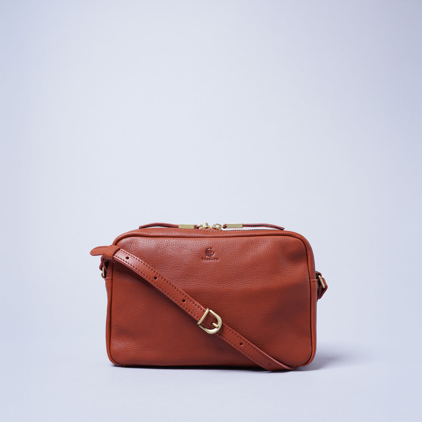 ＜kissora＞Olivenume 迷你斜背包/黑色