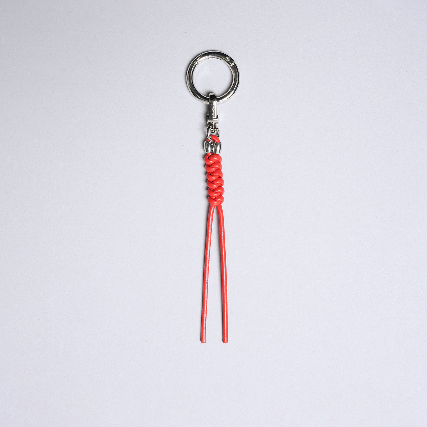 <SENTI FLATTER THE SENSES> Leather Blade Key Chain / Ivory