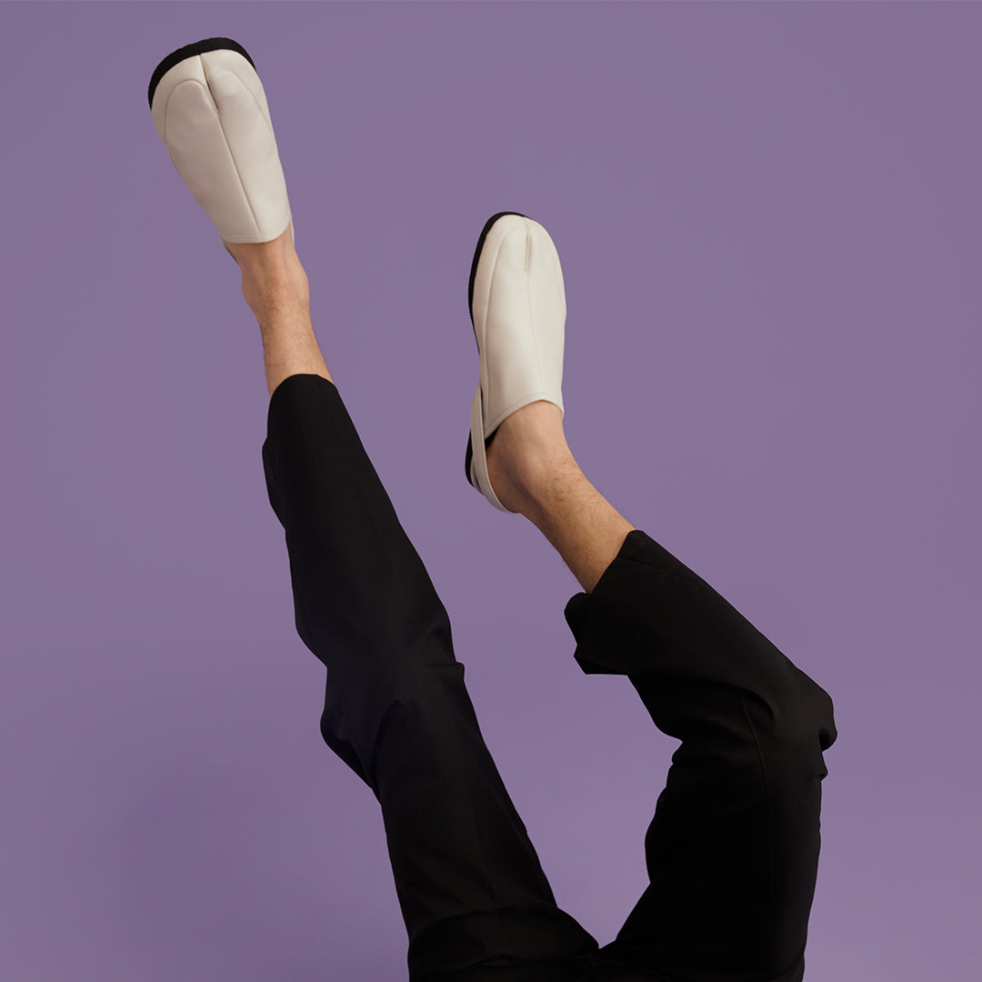 <SUUTA SUUTA> Tabi Shoes / White