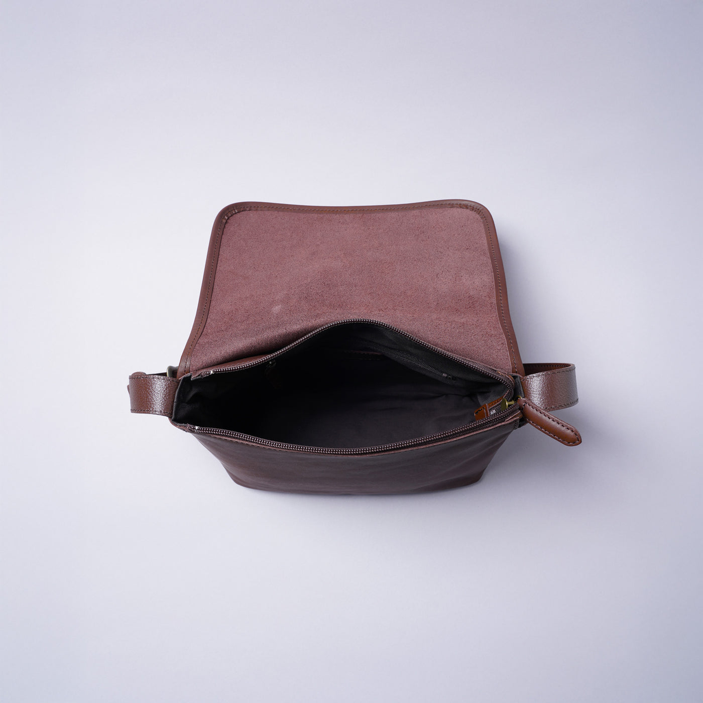 <Dakota BLACK LABEL> AM8 Series Flap Shoulder / Brown