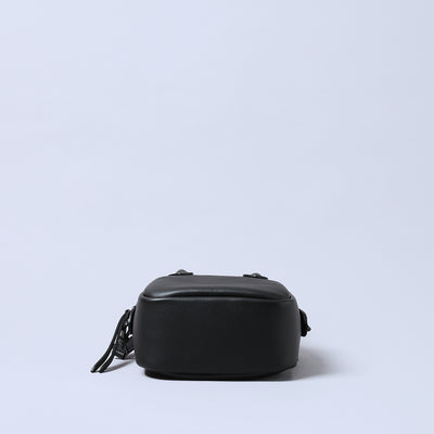 ＜ESTINE＞Minula系列 兩用皮革方形包/黑色