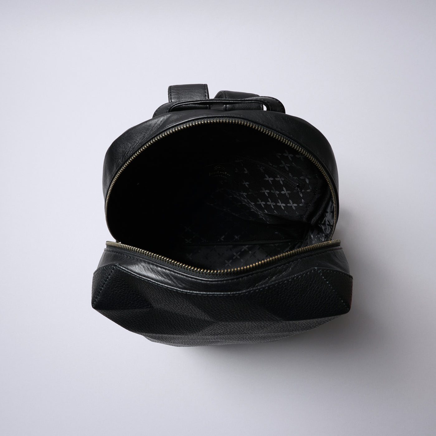 ＜コルミオ＞【VALO】06 RUCKSACK/ブラック×ブラック