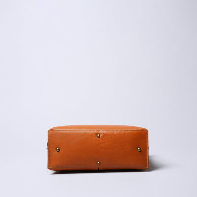 ＜Laisser Faire＞Search 搭配植鞣革 兩用斜背包/紅色