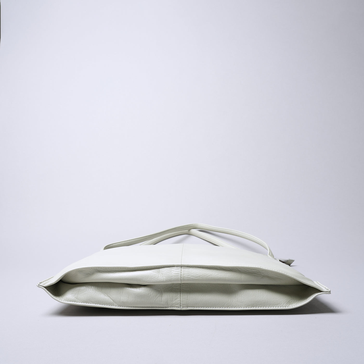 ＜リアルマインド ブラックレーベル＞フィッカ 薄マチA4トートバッグ/ブラック