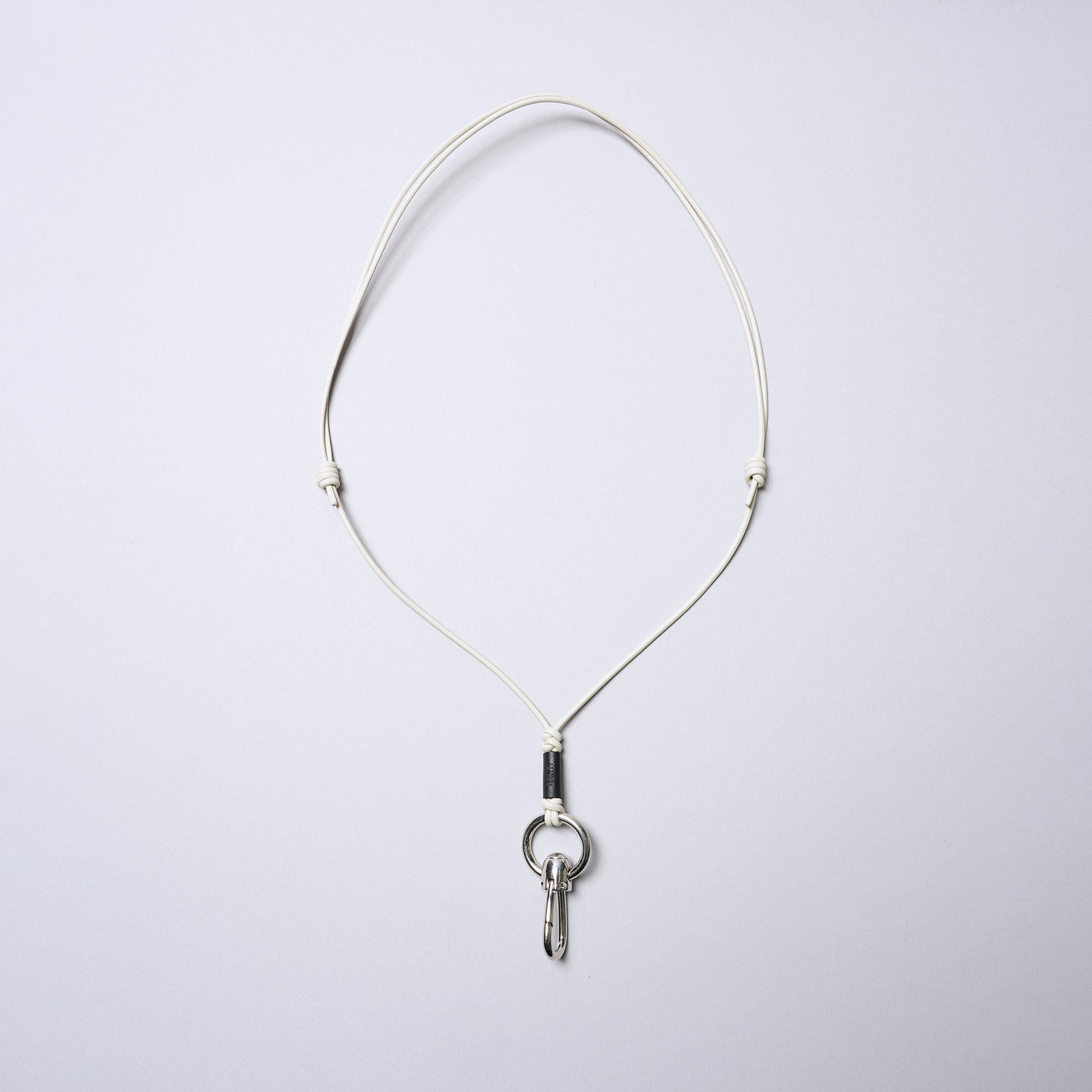 <SENTI FLATTER THE SENSES> Multi Leather Strap (Carabiner) / Ivory