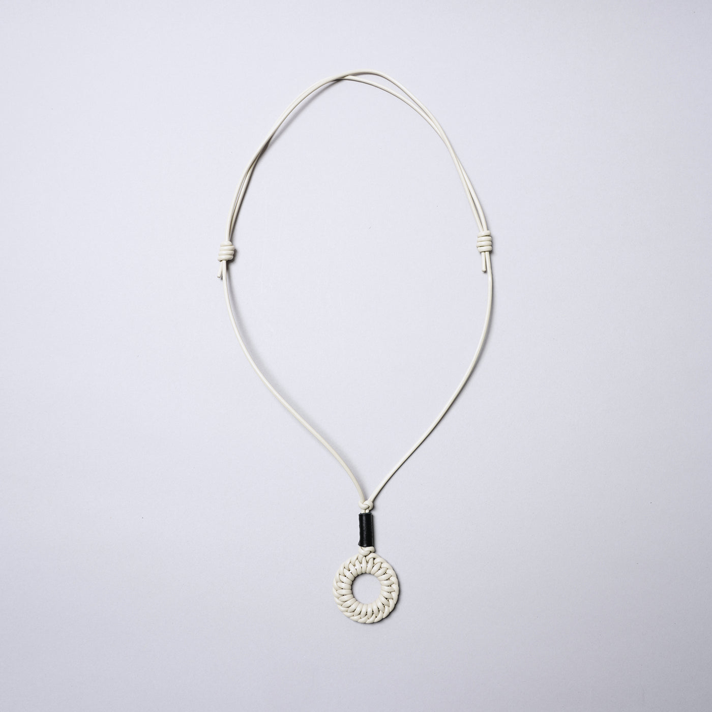 <SENTI FLATTER THE SENSES> Leather Blade Circle Long Necklace / Camel