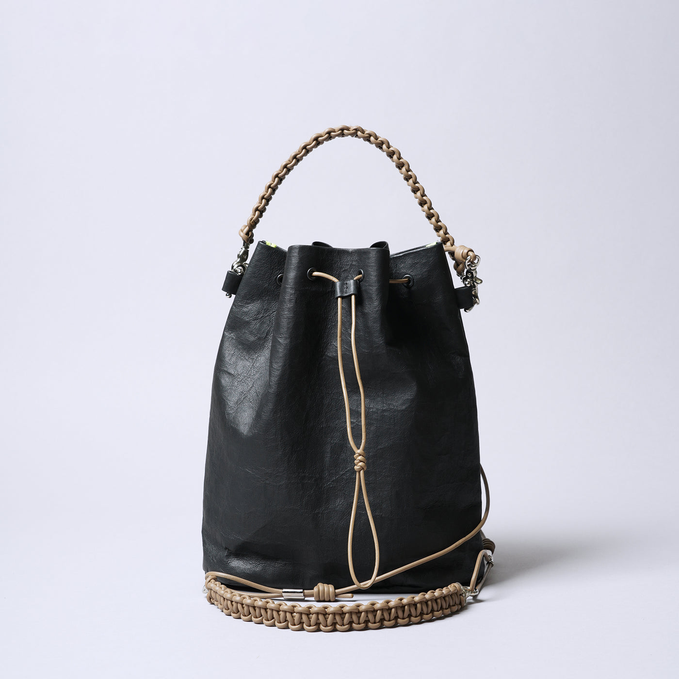<SENTI FLATTER THE SENSES> Super Lightweight Dyneema Leather Drawstring 2 Way Bag / Black x Camel