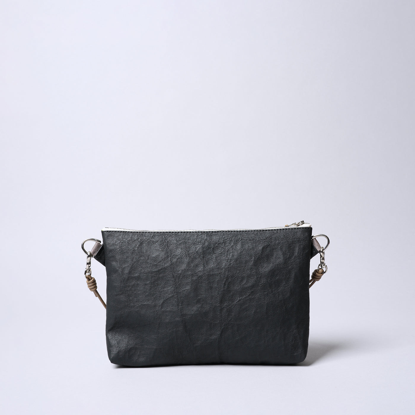 <SENTI FLATTER THE SENSES> Super Lightweight Dyneema Leather 2 Way Sachoche / Black