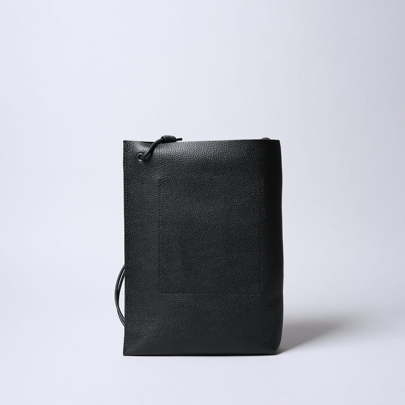 <SENTI FLATTER THE SENSES> Shrink Leather Shoulder Bag / Black