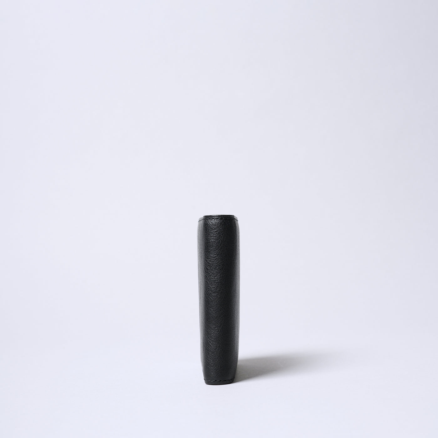 <SENTI FLATTER THE SENSES> Multi Storage Bi-Fold Wallet / Black