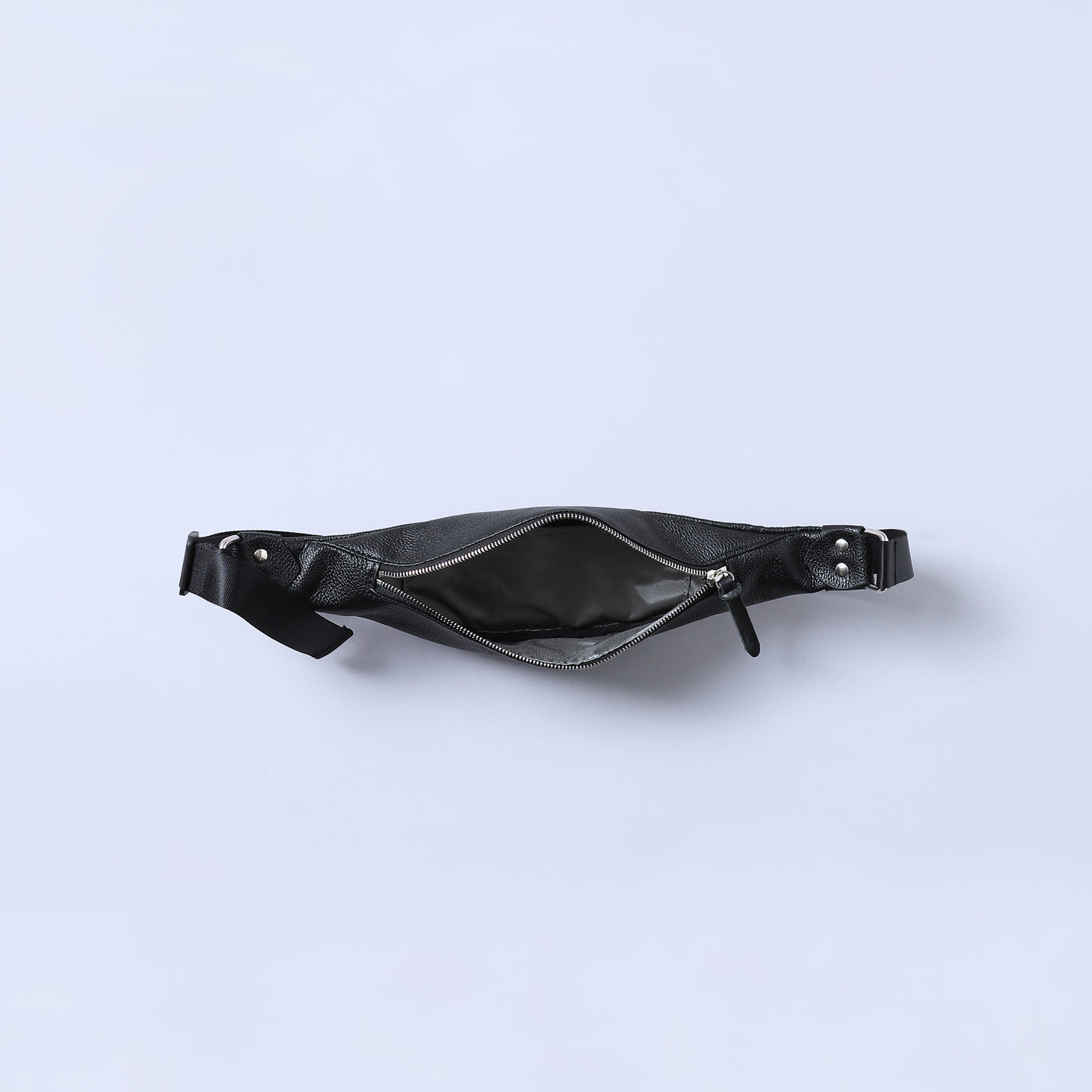 <SENTI FLATTER THE SENSES> Shrink Leather Neck Wallet Flat Body Bag / Black