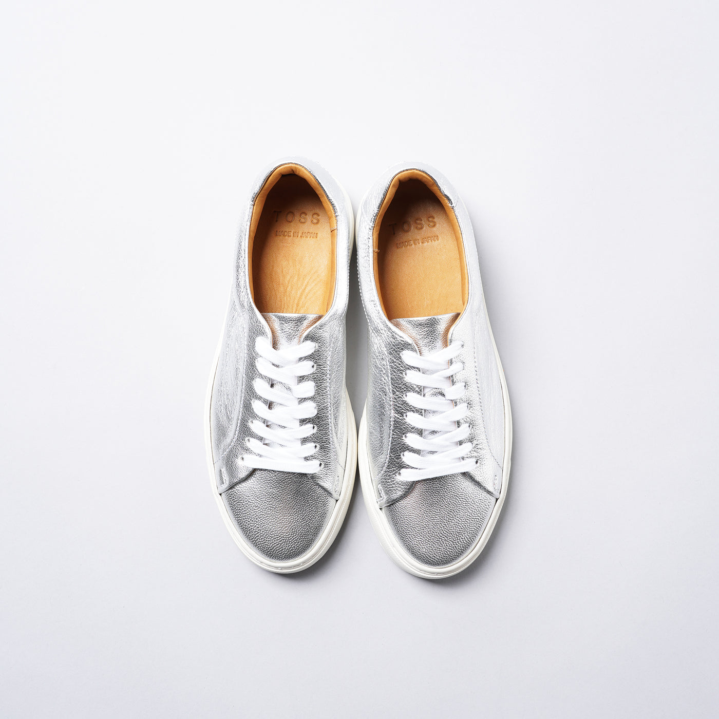 <TOSS> Chester Lace Up Leather Sneaker / Silver