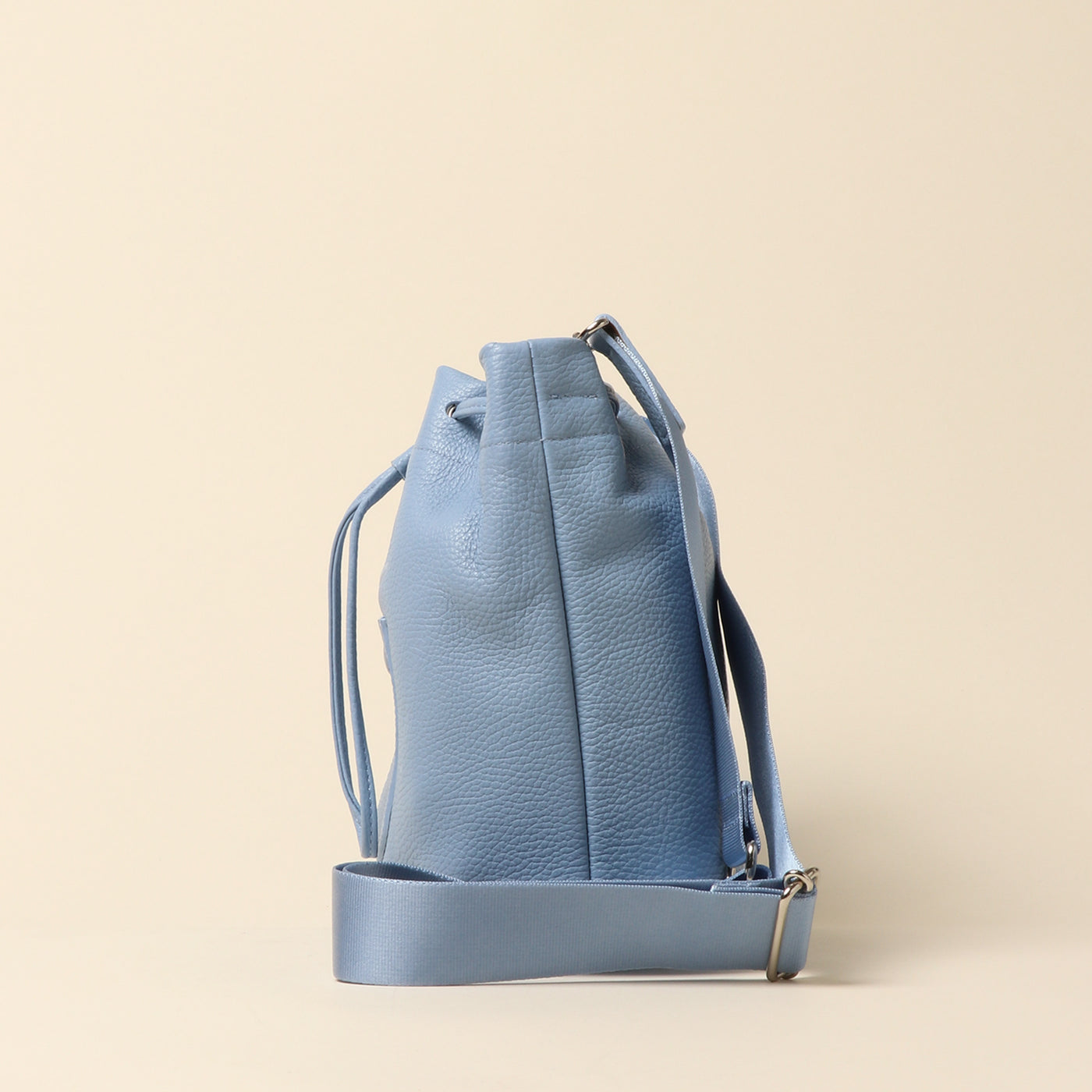 <itten-itten> Drawstring shoulder / Blue