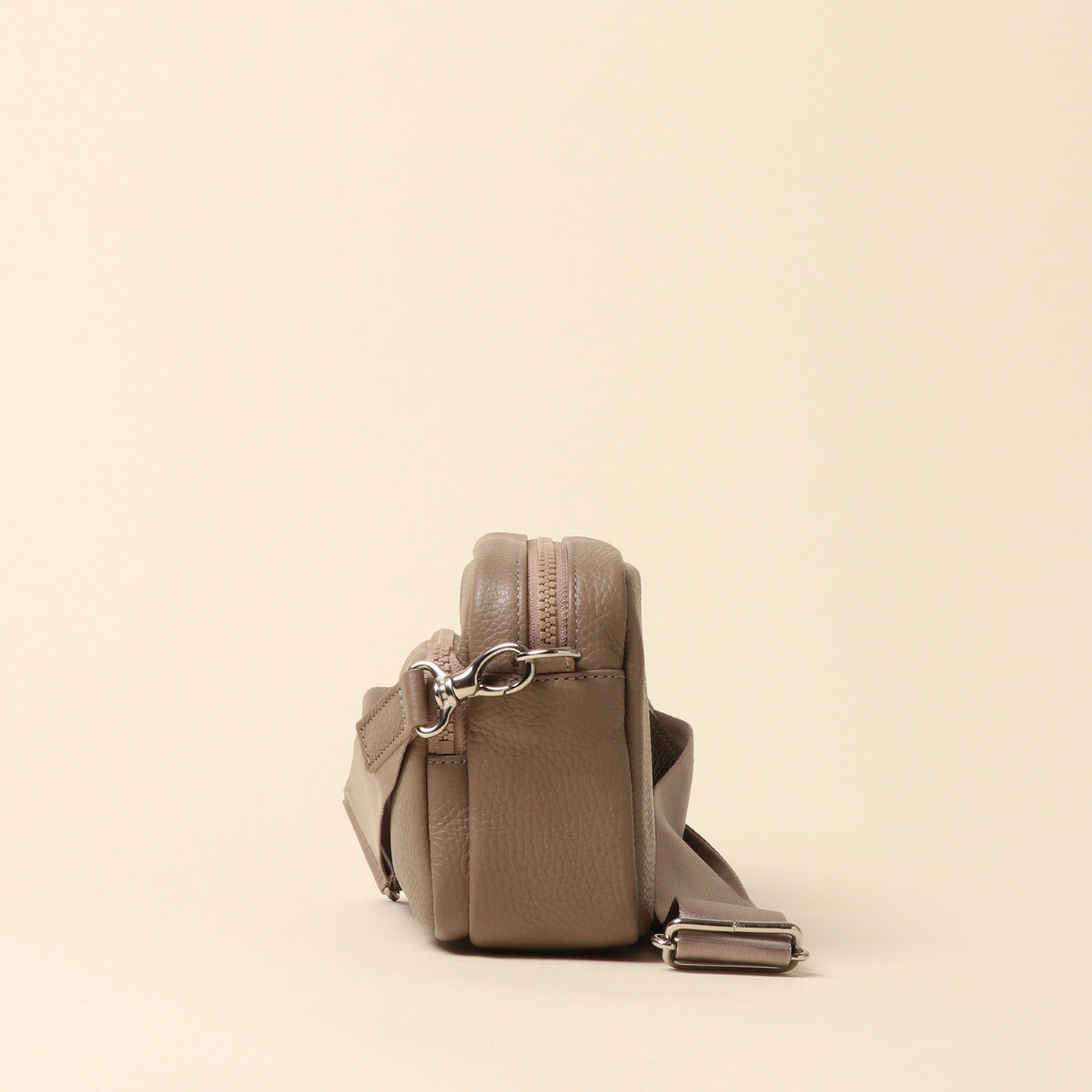 <itten-itten> Leather mini shoulder bag /  saks