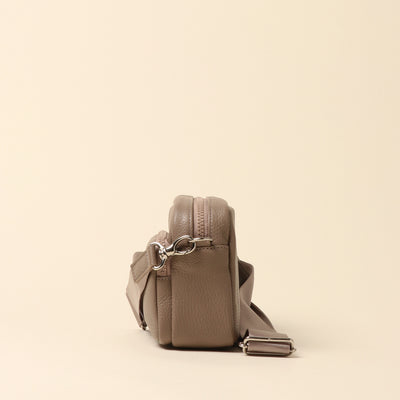 <itten-itten> Leather mini shoulder bag / pale green