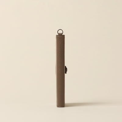 ＜カルドトーキョージャパン＞ CROSSOVER iPhoneケース (iPhone13)/ブラックグレー