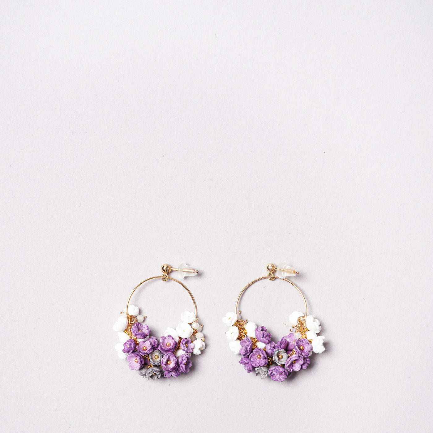 <Selieu> Mimosa Pierced Earrings Large / Purple, White and Ice Gray