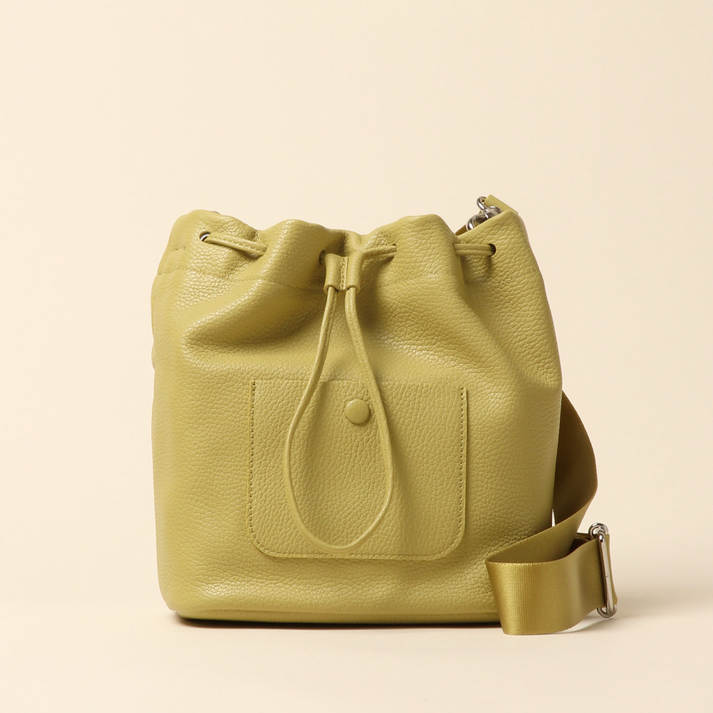 ＜itten-itten＞ Drawstring shoulder / pale green